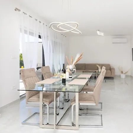 Apartamento With Parking Space - Lozice, - 21759 *