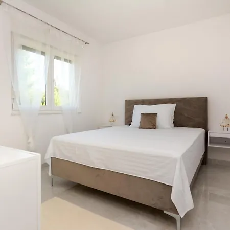 With Parking Space - Lozice, - 21759 * فير