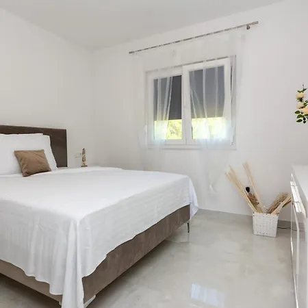 Appartamento With Parking Space - Lozice, - 21759 Vir