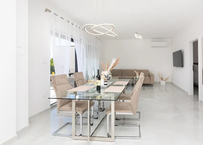 Appartement With Parking Space - Lozice, - 21759 *