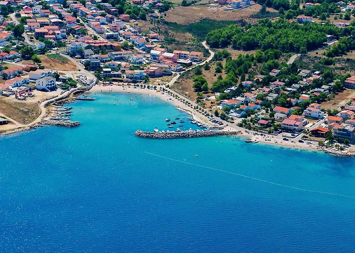 With Parking Space - Lozice, - 21759 Appartamento